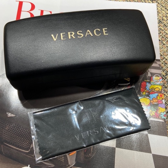 Versace sunglasses box with authenticity booklet, wipe cloth,tag,case set - Picture 6 of 6